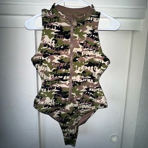 SKIMS Swim Zip Up Front Sleeveless One Piece, SKIMS Camo, Size Medium, BRAND NEW
